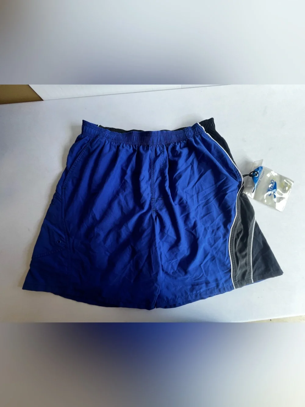 SPEEDO MEN’S TRUNKS SIZE XL ROYAL BLUE/BLACK COLORBLOCK DESIGN WATERPROOF POCKET